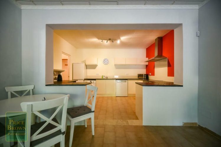 https://www.pricebrown.com/images/propertyImages/a1379-apartment-for-sale-in-mojacar/a1379-apartment-for-sale-in-mojacar-17887053.jpg